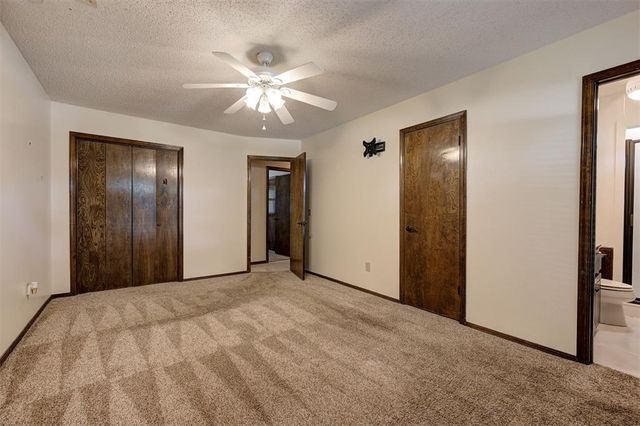 733 N Robinson Avenue, Moore, OK 73170