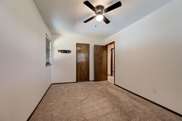 733 N Robinson Avenue, Moore, OK 73170