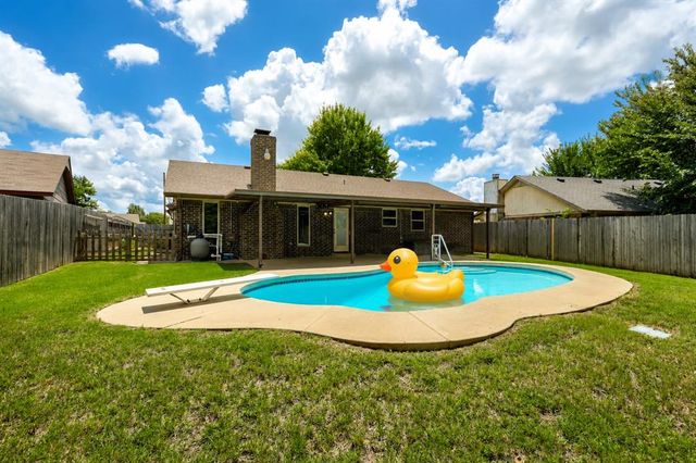 733 N Robinson Avenue, Moore, OK 73170