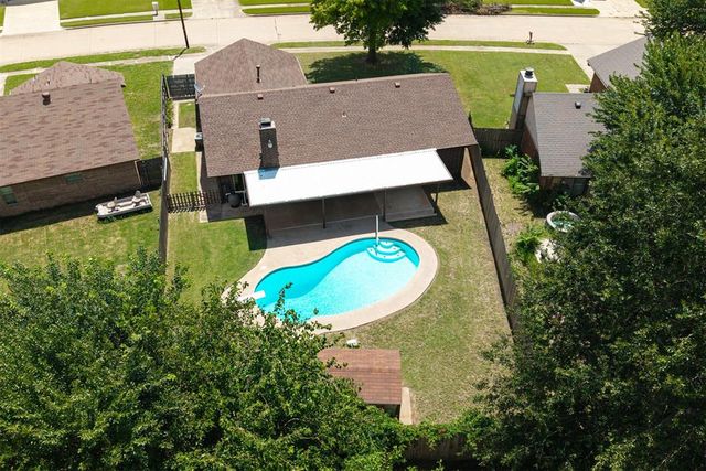 733 N Robinson Avenue, Moore, OK 73170