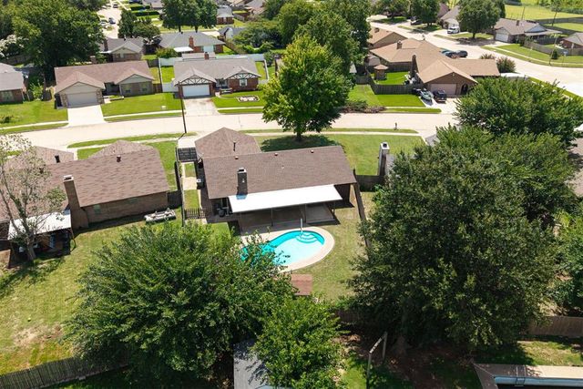 733 N Robinson Avenue, Moore, OK 73170