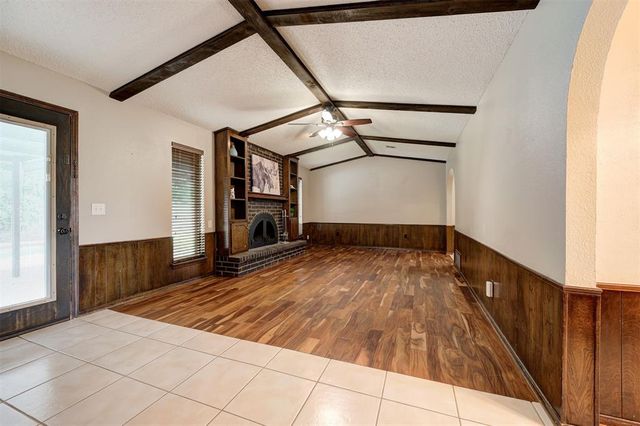 733 N Robinson Avenue, Moore, OK 73170