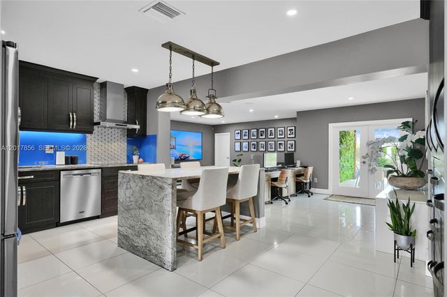 5241 SW 104th Ave, Miami, FL 33165