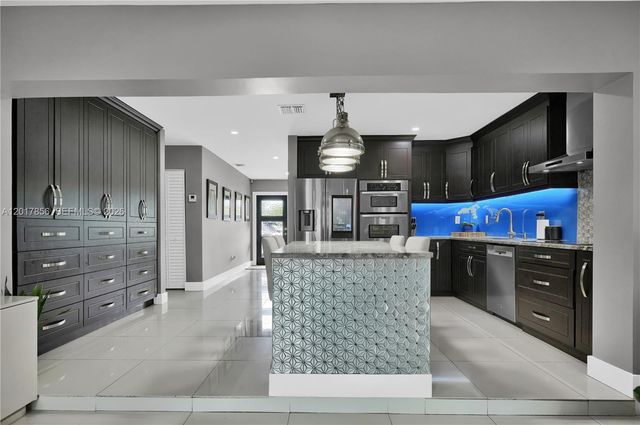5241 SW 104th Ave, Miami, FL 33165