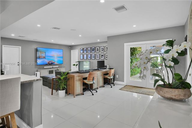 5241 SW 104th Ave, Miami, FL 33165