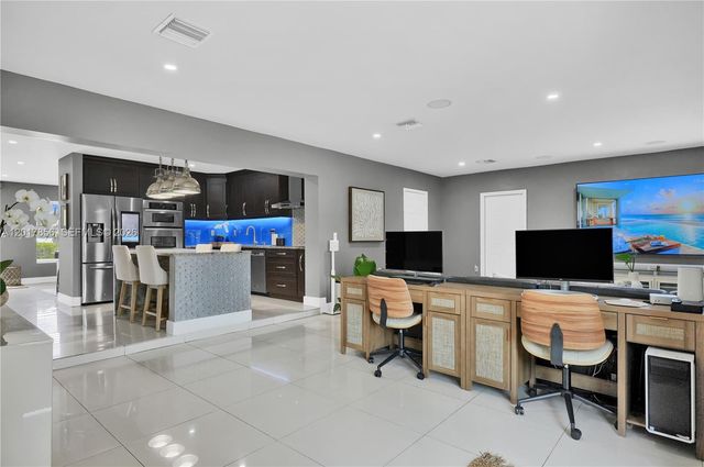 5241 SW 104th Ave, Miami, FL 33165