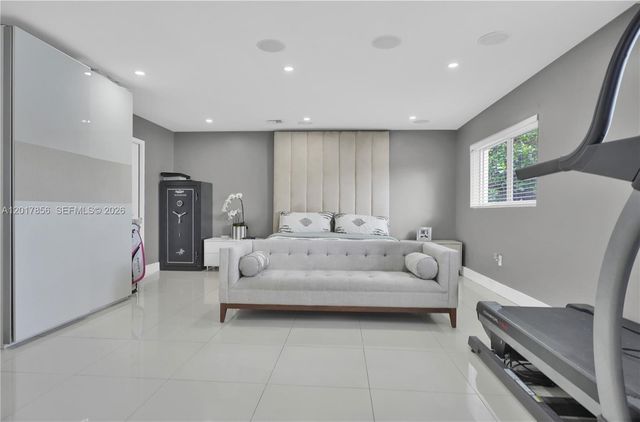 5241 SW 104th Ave, Miami, FL 33165
