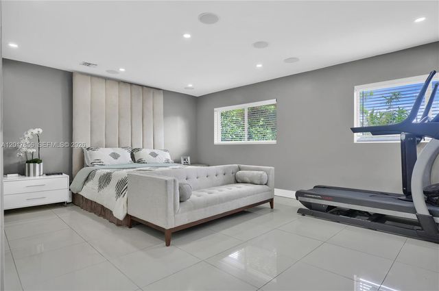 5241 SW 104th Ave, Miami, FL 33165