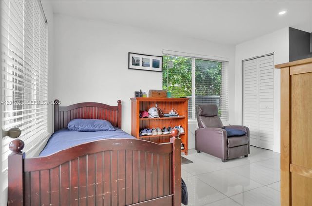 5241 SW 104th Ave, Miami, FL 33165