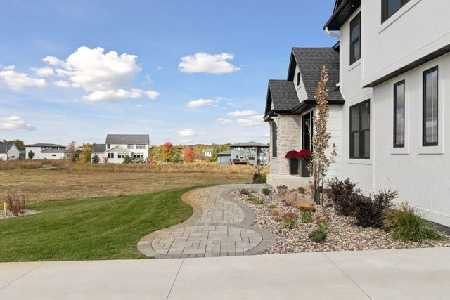 2702 Mayo Prairie Lane SW, Rochester, MN 55902