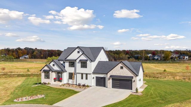 2702 Mayo Prairie Lane SW, Rochester, MN 55902