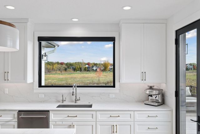 2702 Mayo Prairie Lane SW, Rochester, MN 55902