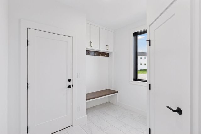 2702 Mayo Prairie Lane SW, Rochester, MN 55902