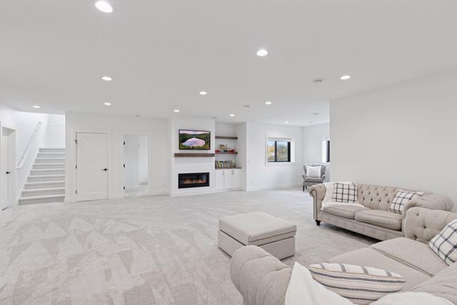 2702 Mayo Prairie Lane SW, Rochester, MN 55902