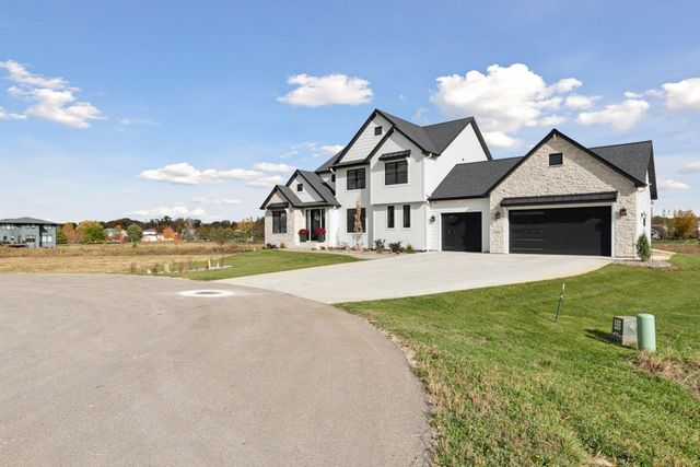 2702 Mayo Prairie Lane SW, Rochester, MN 55902