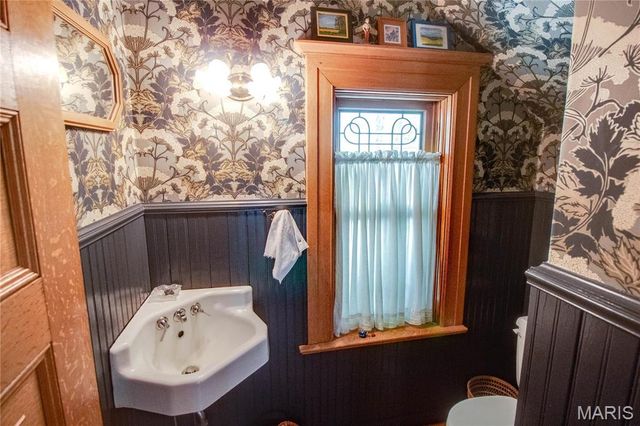 619 E Main Street, Carlinville, IL 62626