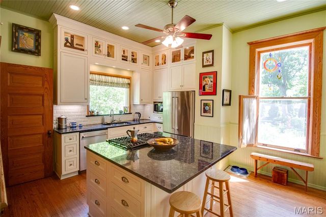 619 E Main Street, Carlinville, IL 62626