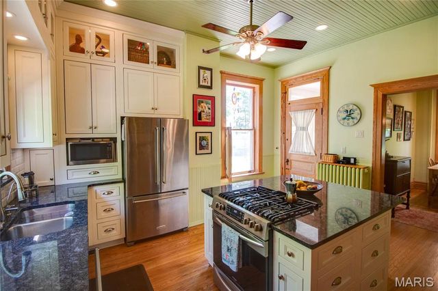 619 E Main Street, Carlinville, IL 62626