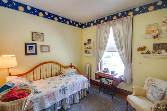 619 E Main Street, Carlinville, IL 62626