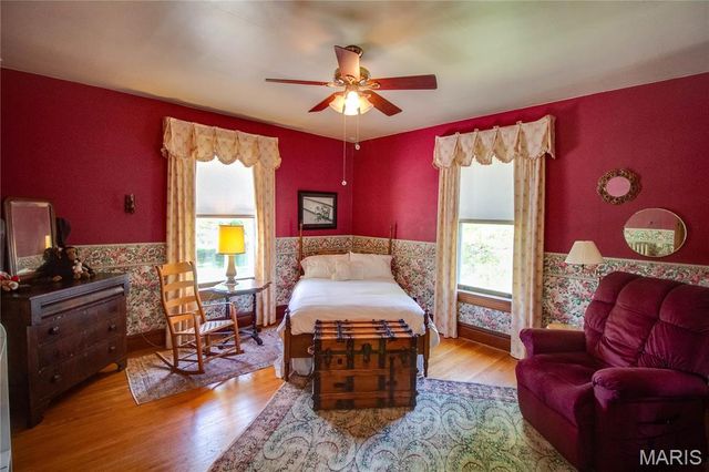 619 E Main Street, Carlinville, IL 62626