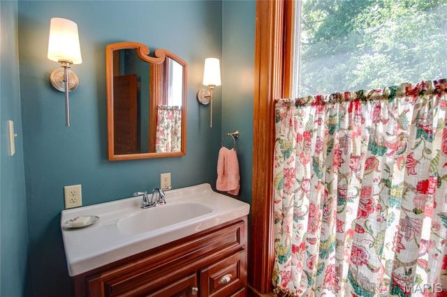 619 E Main Street, Carlinville, IL 62626