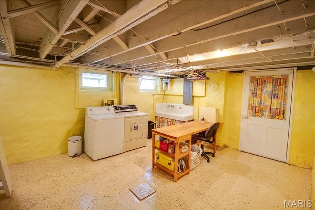 619 E Main Street, Carlinville, IL 62626