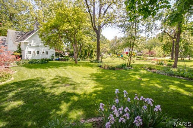 619 E Main Street, Carlinville, IL 62626