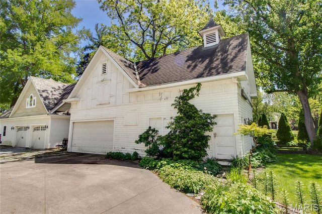 619 E Main Street, Carlinville, IL 62626