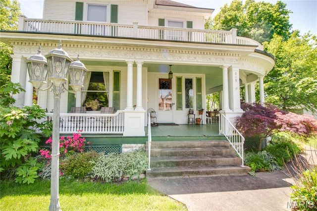 619 E Main Street, Carlinville, IL 62626