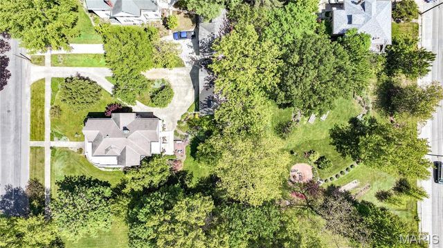 619 E Main Street, Carlinville, IL 62626