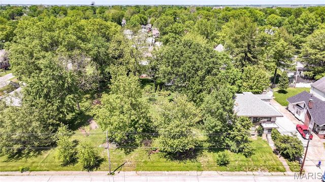 619 E Main Street, Carlinville, IL 62626