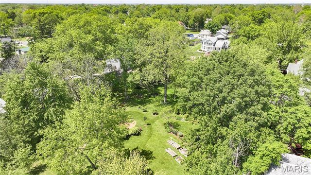 619 E Main Street, Carlinville, IL 62626