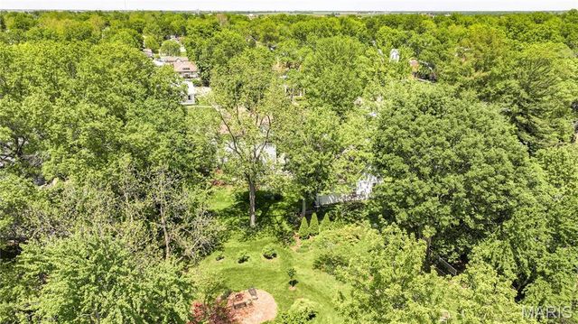 619 E Main Street, Carlinville, IL 62626