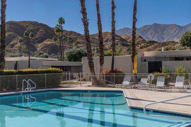 146 Eastlake Drive, Palm Springs, CA 92264