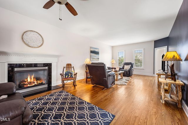 907 Newington Way, Apex, NC 27502