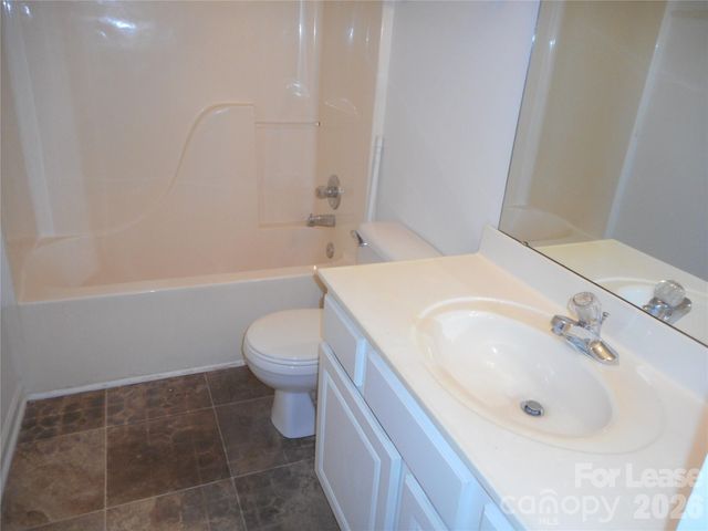 5901 Meadow Hill Drive, Charlotte, NC 28212