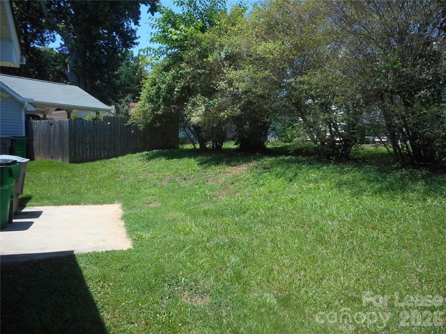 5901 Meadow Hill Drive, Charlotte, NC 28212
