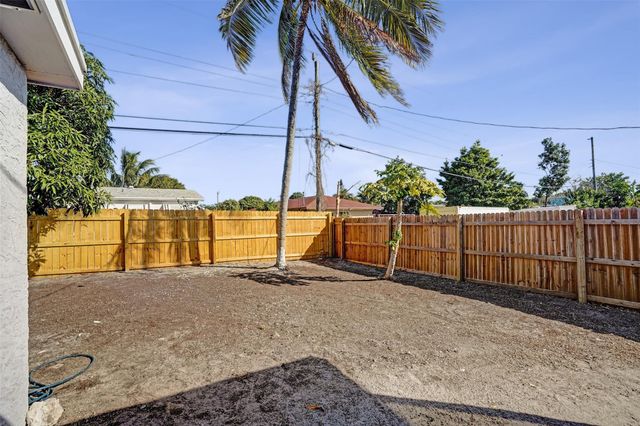 171 Ocean Parkway, Boynton Beach, FL 33435