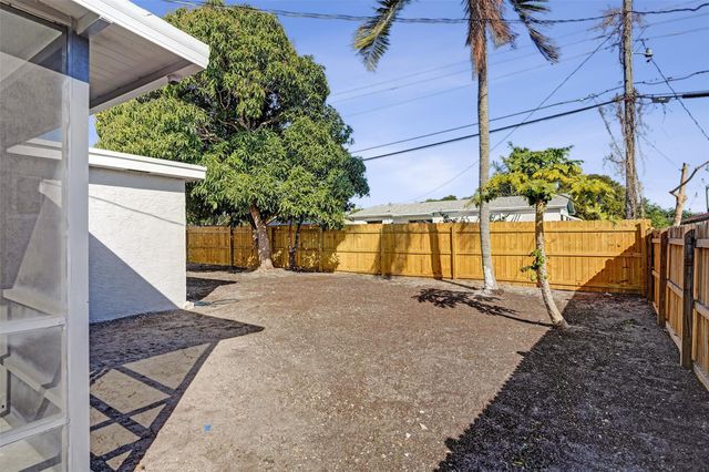 171 Ocean Parkway, Boynton Beach, FL 33435