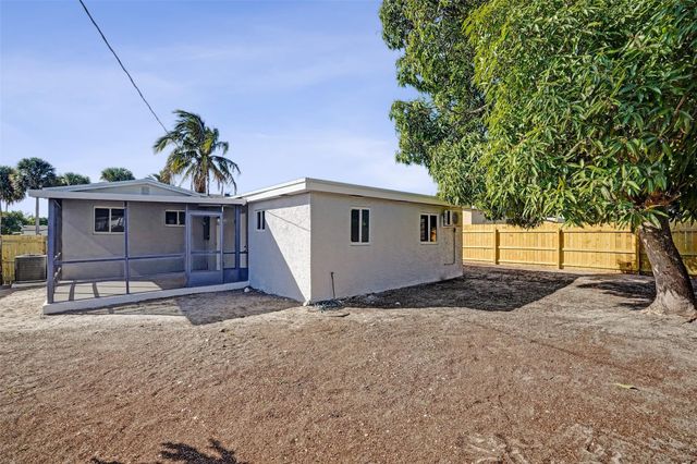 171 Ocean Parkway, Boynton Beach, FL 33435