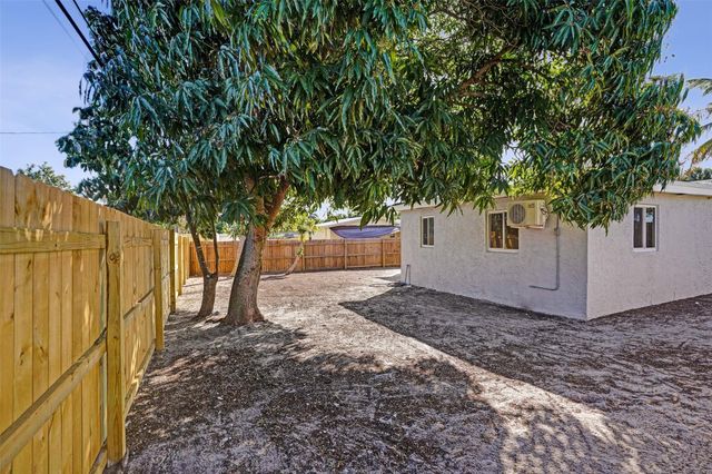 171 Ocean Parkway, Boynton Beach, FL 33435