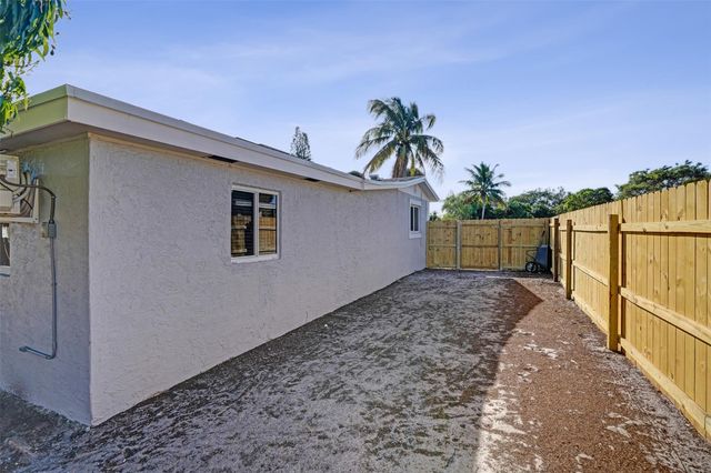 171 Ocean Parkway, Boynton Beach, FL 33435