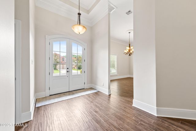 212 Archangel Drive, Lafayette, LA 70508