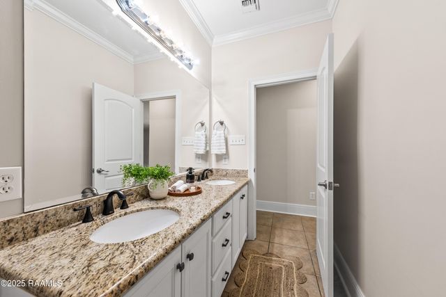212 Archangel Drive, Lafayette, LA 70508