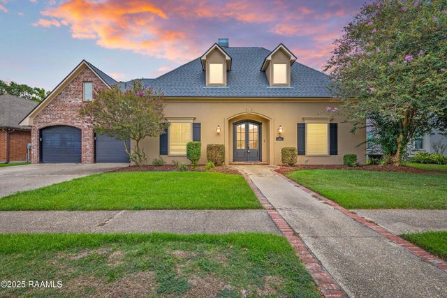 212 Archangel Drive, Lafayette, LA 70508