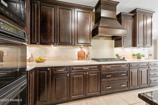 212 Archangel Drive, Lafayette, LA 70508