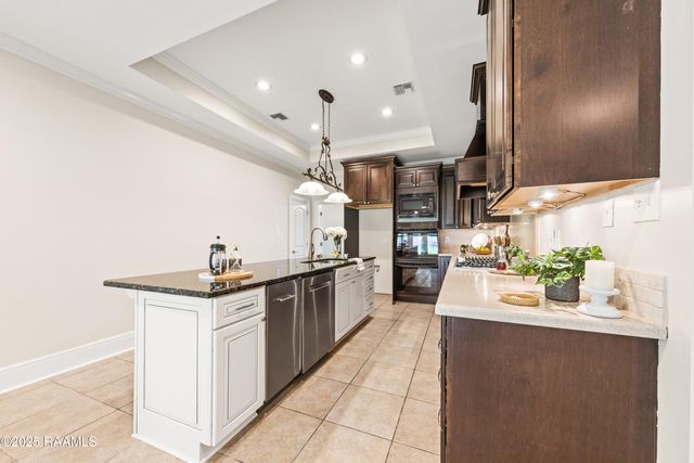 212 Archangel Drive, Lafayette, LA 70508