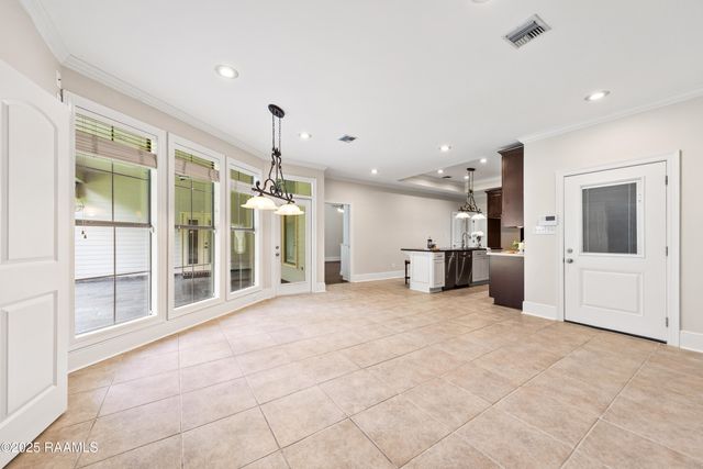 212 Archangel Drive, Lafayette, LA 70508