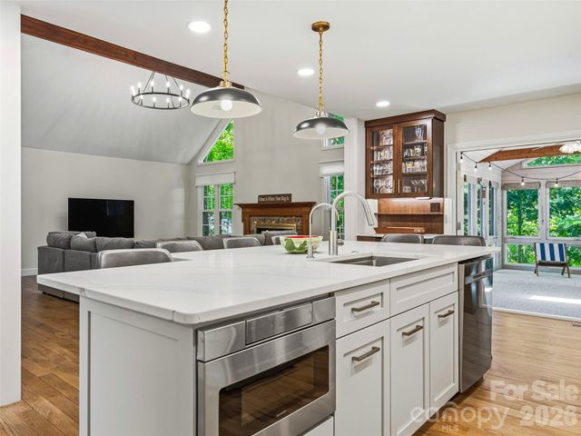18 High Bluff Drive, Weaverville, NC 28787