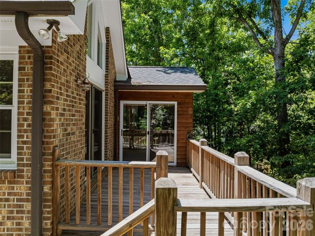 18 High Bluff Drive, Weaverville, NC 28787